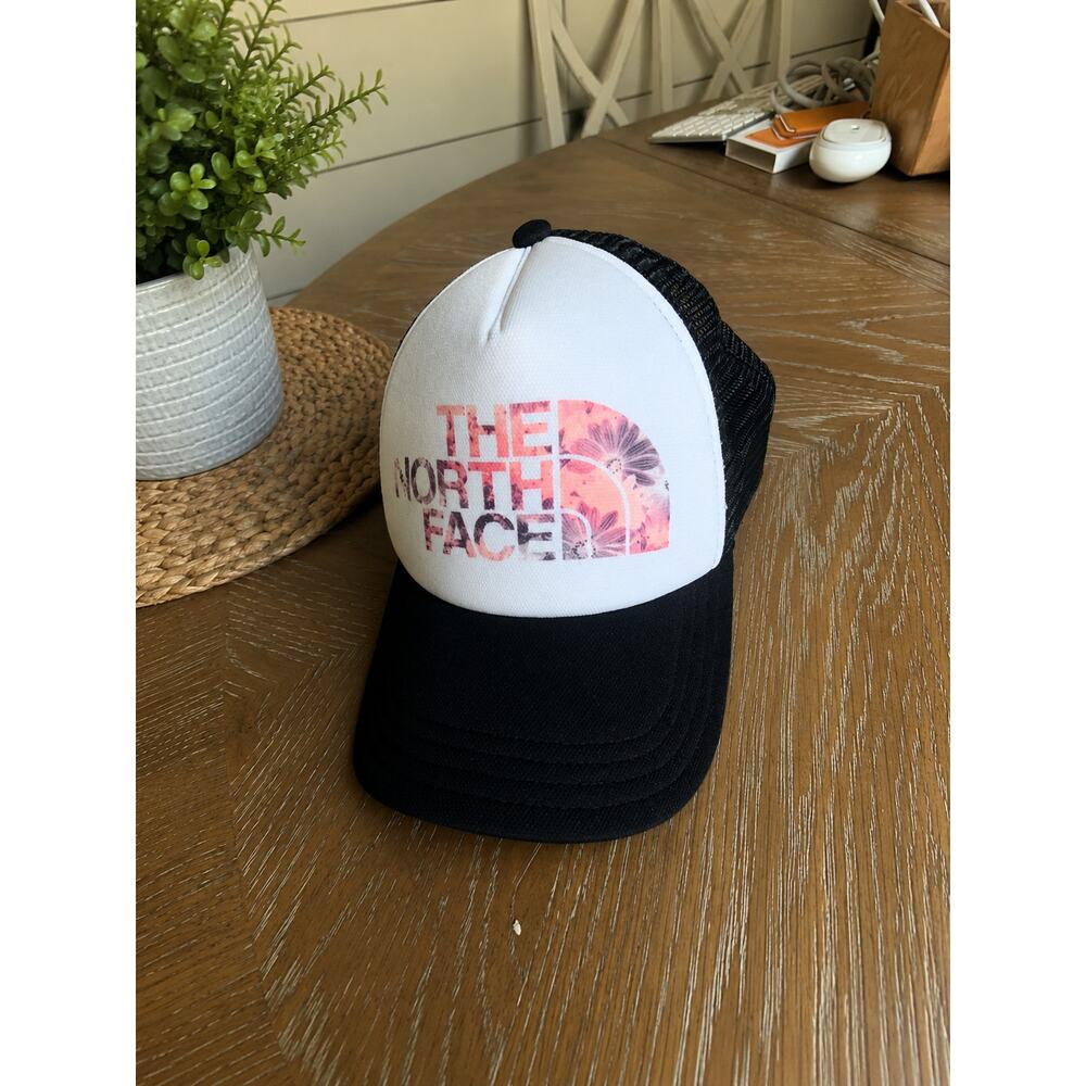 The North Face Floral Trucker Hat Youth M/M Pink Black Snapback